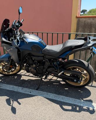 Moto tracer 7 gt