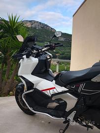 Honda XADV Adventure 750 special edition