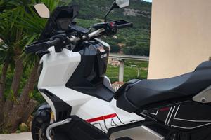 Honda XADV Adventure 750 special edition