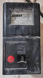 vecchio contatore elettromeccanico enel