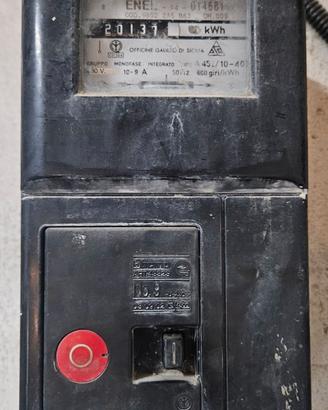 vecchio contatore elettromeccanico enel