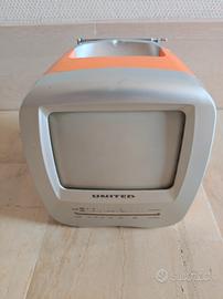 TV portatile vintage bianco nero