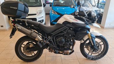 TRIUNPH TIGER 800