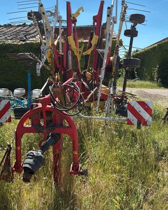 Ranghinatore trainato Pottinger TOP 842 C