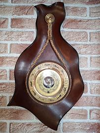 Barometro vintage su cuoio