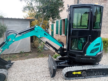 Escavatore nuovo