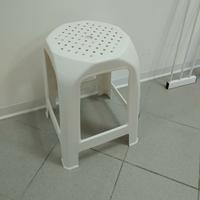 Sgabello in plastica, made in Italy