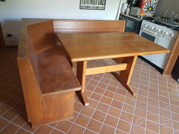 TAVOLO CON PANCA ANGOLARE