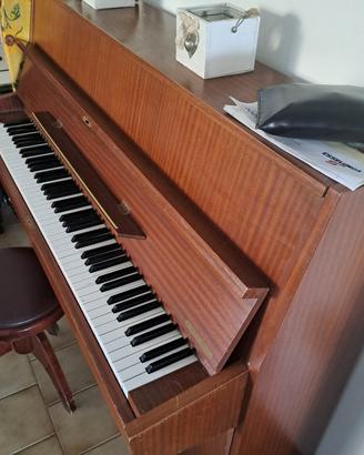 pianoforte verticale da studio