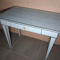 banco da lavoro/scrittoio cartoon style