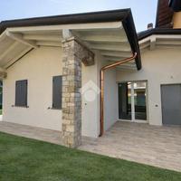 VILLA A SCHIERA D'ANGOLO A COLOGNO AL SERIO