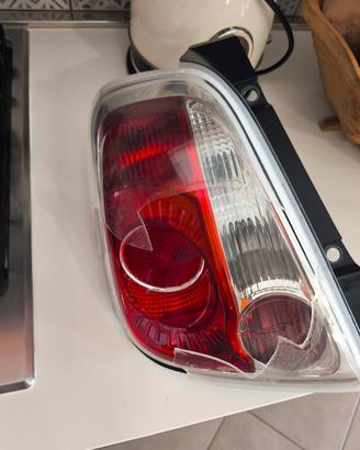 Fanale e portalampada posteriore Sx Fiat 500 