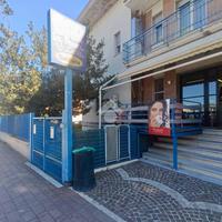 NEGOZIO A MARTINSICURO