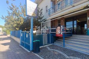 NEGOZIO A MARTINSICURO