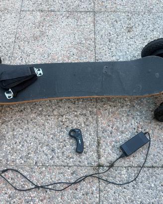 Skate elettrico off-road dual motor - COME NUOVO