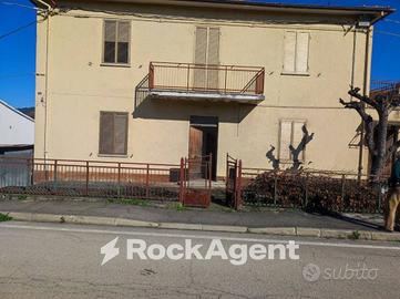 CASA SINGOLA CON GIARDINO