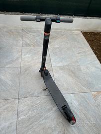 DUE MONOPATTINI NINEBOT SEGWAY ES2