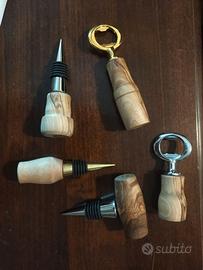 tappi e stappa bottiglie in legno d'olivo