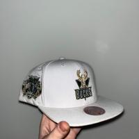 Mitchell&ness snapback hat milwakee bucks