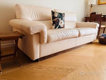 Splendido divano in pelle