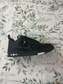 Sneakers modello skate in pelle nera