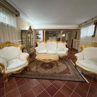 Divano,poltrone e tavolino