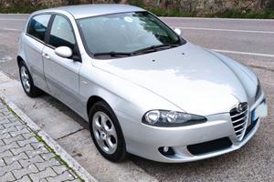 Alfa Romeo 147 jtdm 120cv "SCAMBI0 con BENZINA"