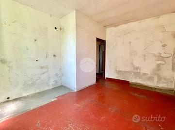 4 LOCALI A ACQUAVIVA PICENA