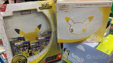 Lotto Pokemon 30th Anniversario ETB + altri
