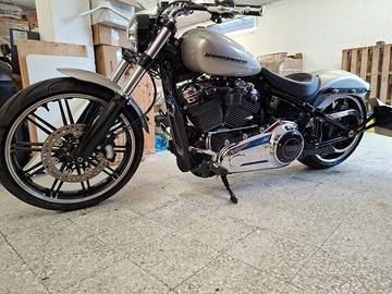 Harley-Davidson  Softail Breakout 114