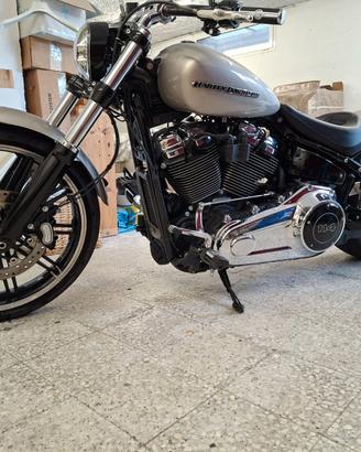 Harley-Davidson  Softail Breakout 114