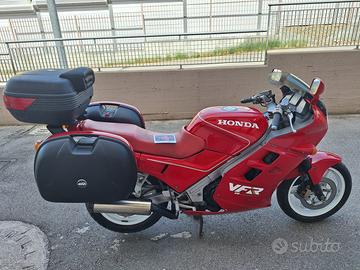 Honda VFR 750 - anno 1988 - moto d’epoca perfetta