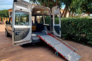 Fiat Doblo 1.6i TETTO ALTO TRASPORTO DISABILI