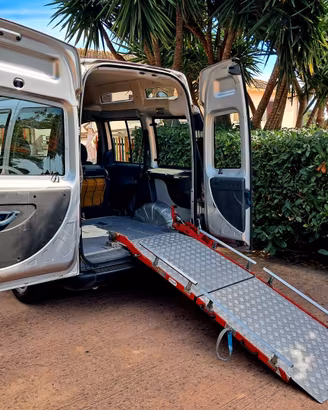 Fiat Doblo 1.6i TETTO ALTO TRASPORTO DISABILI