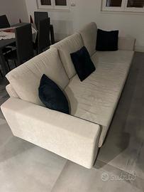 Divano tre posti in tessuto