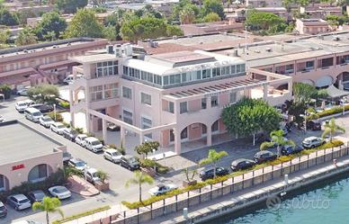 Immobile di 1078 m² con 2 locali a Furnari