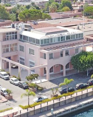Immobile di 1078 m² con 2 locali a Furnari
