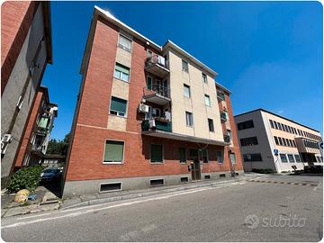 Due locali a Baranzate