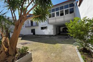 PALAZZO A TRENTOLA-DUCENTA