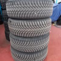 Gomme invernali 215/65 R16 con cerchi e copricerch