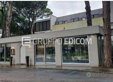 Immobile in asta di 468 m² con più di 5 locali a C