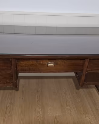 Scrivania in legno