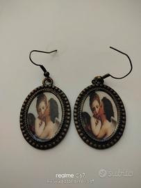 orecchini fatti a mano.