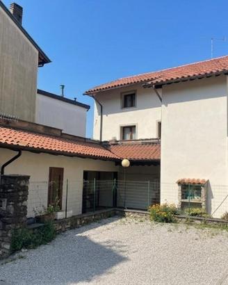 CASA INDIPENDENTE BICAMERE CON SOFFITTA E GARAG...