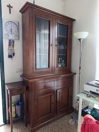 Mobile credenza in legno massello con alzata vetri