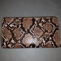 Portafoglio da donna pitonato maxi
