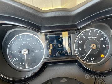Xmax 300 versione techmax