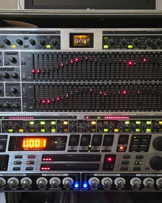Set Up BEHRINGER + Cassa Rack 19" Legno/Alluminio