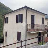 CASA SEMINDIPENDENTE A CASALVIERI
