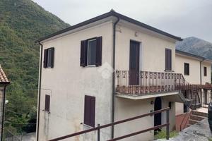 CASA SEMINDIPENDENTE A CASALVIERI